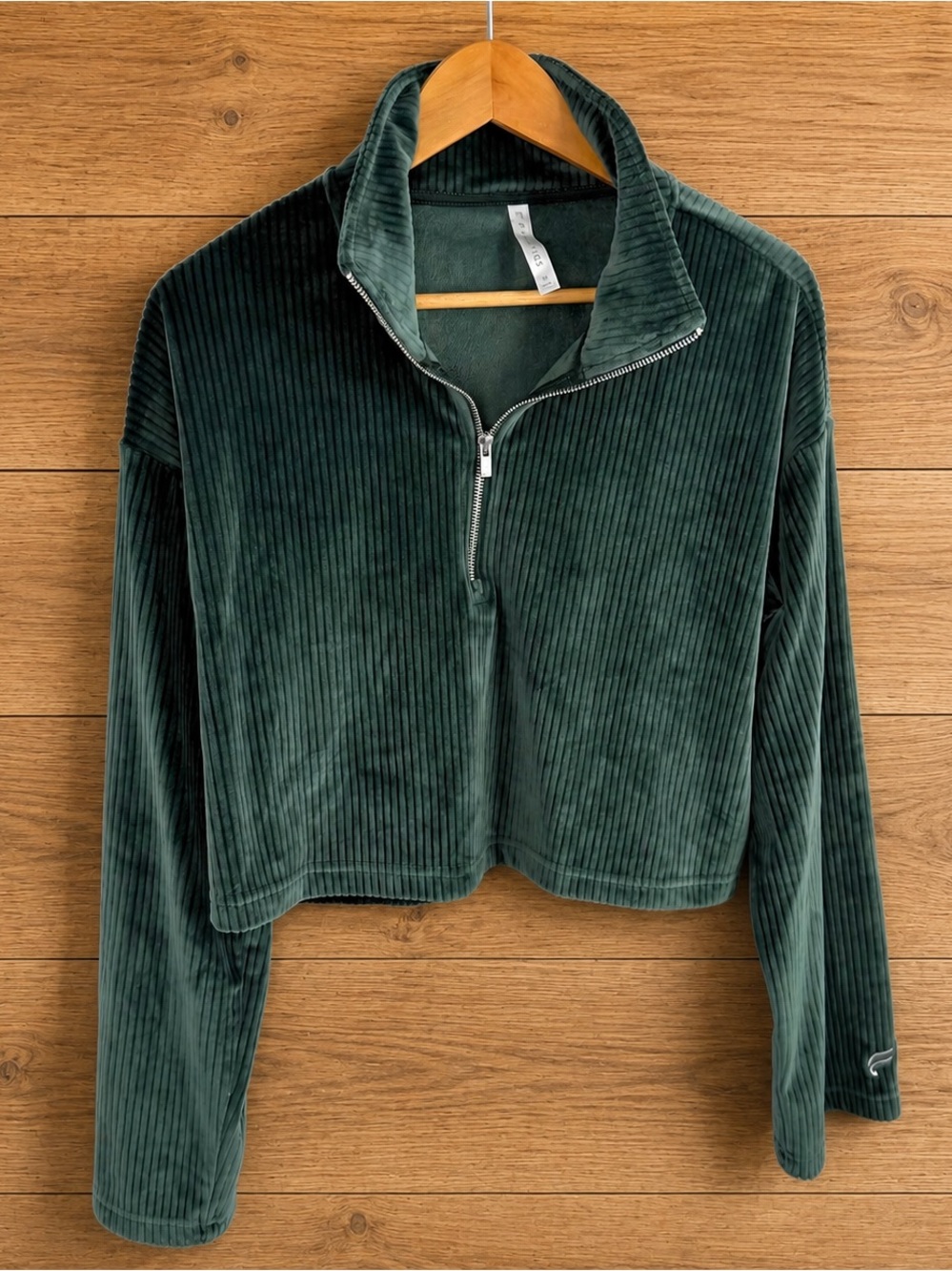 Fabletics Green Velvet Long Sleeve Top Pullover sweatshirt